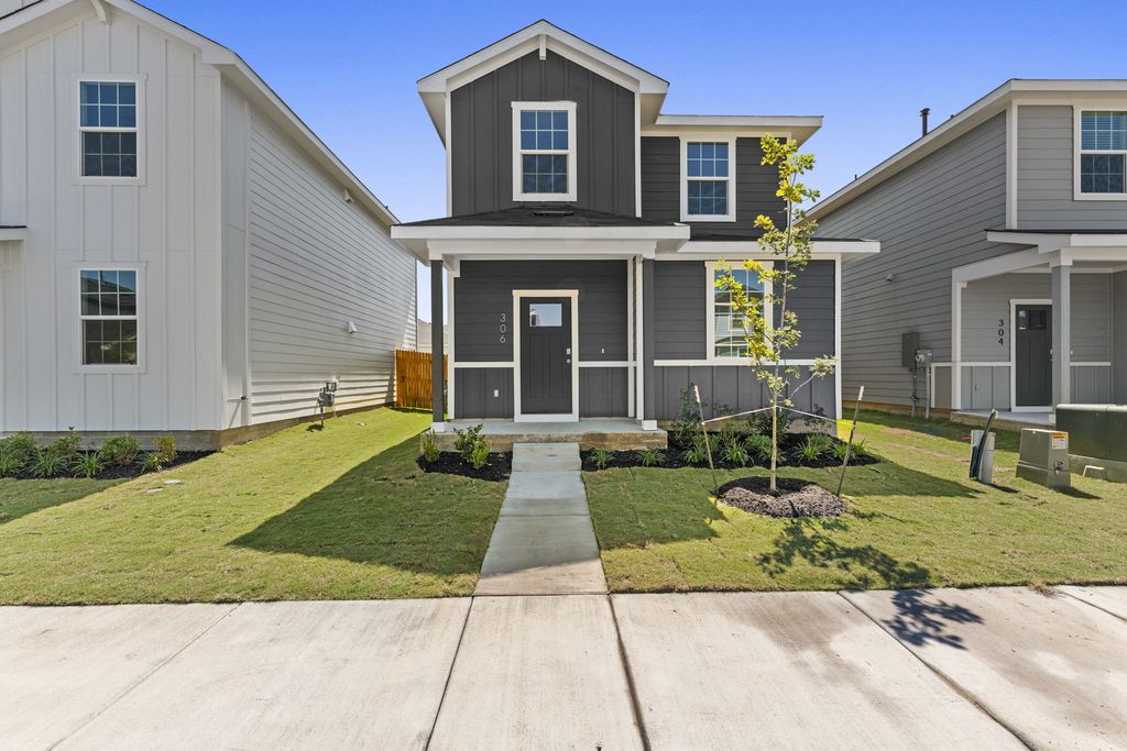 306 Santo Domingo Road, Bastrop