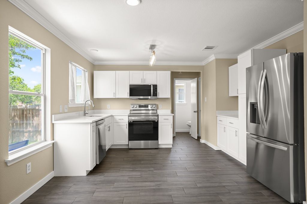 18209 Canopy Lane, Manor