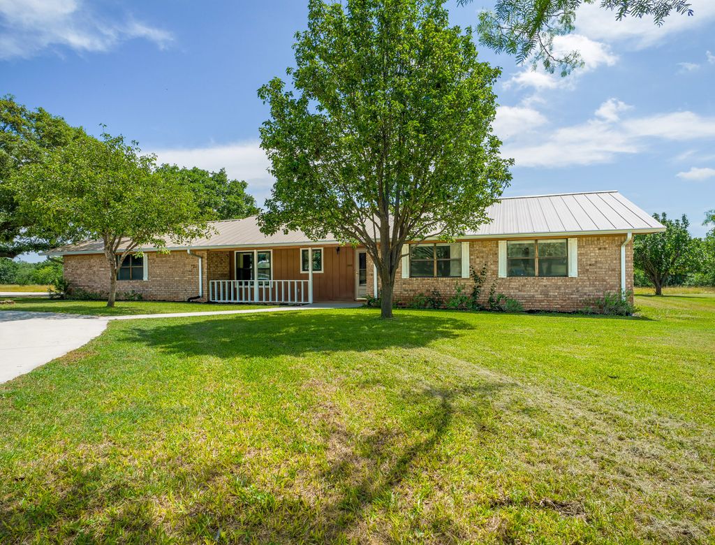 109 Sundown Trail, Marble Falls