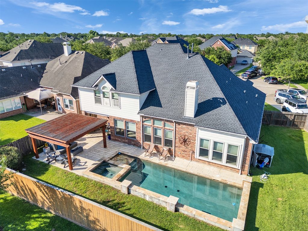 607 Ivory Stone Lane, League City