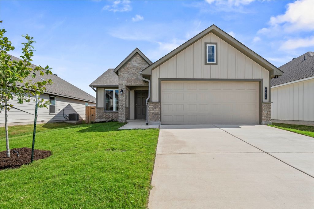 251 Gus Loop, Georgetown