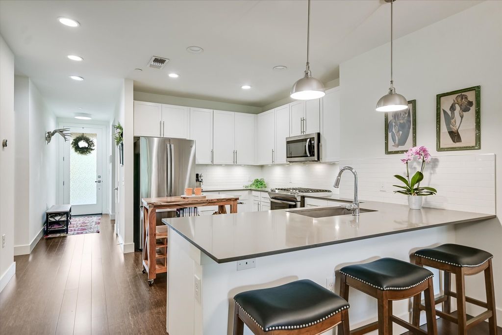 2733 Dulce Lane 623, Austin
