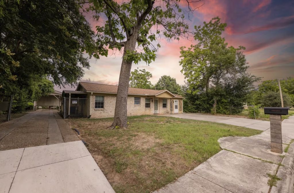 1303 Haynes Street, San Marcos