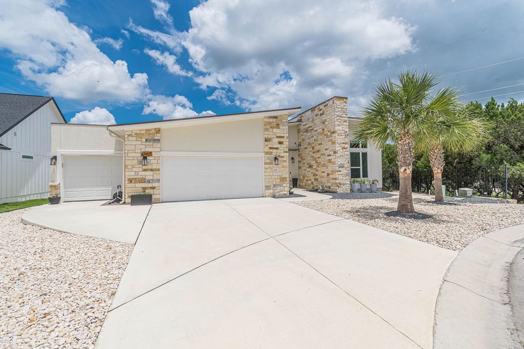 228 Cruising Oak Street, San Marcos