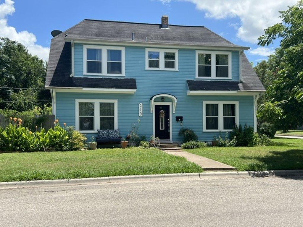 215 W 7th Street, Taylor