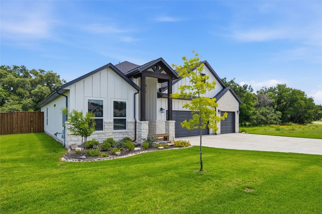 150 Mcnaughton Drive, Liberty Hill