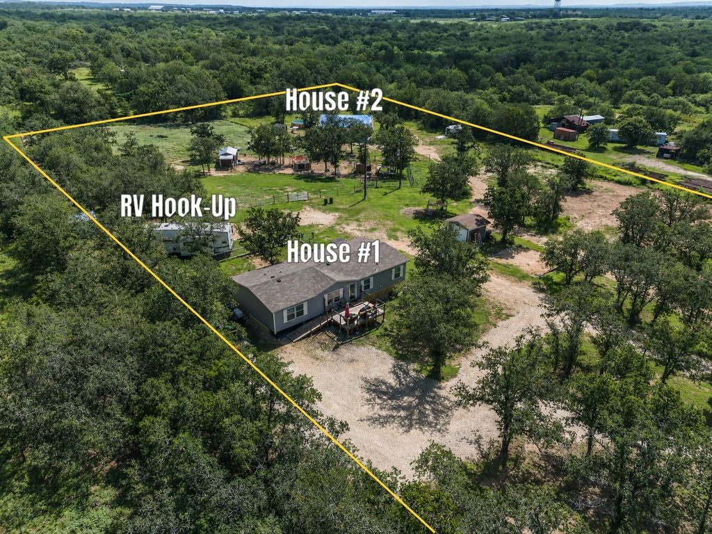 2755 Washburn Road, Luling