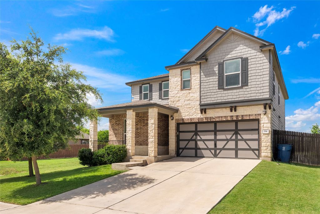 214 Saranac Drive, Elgin