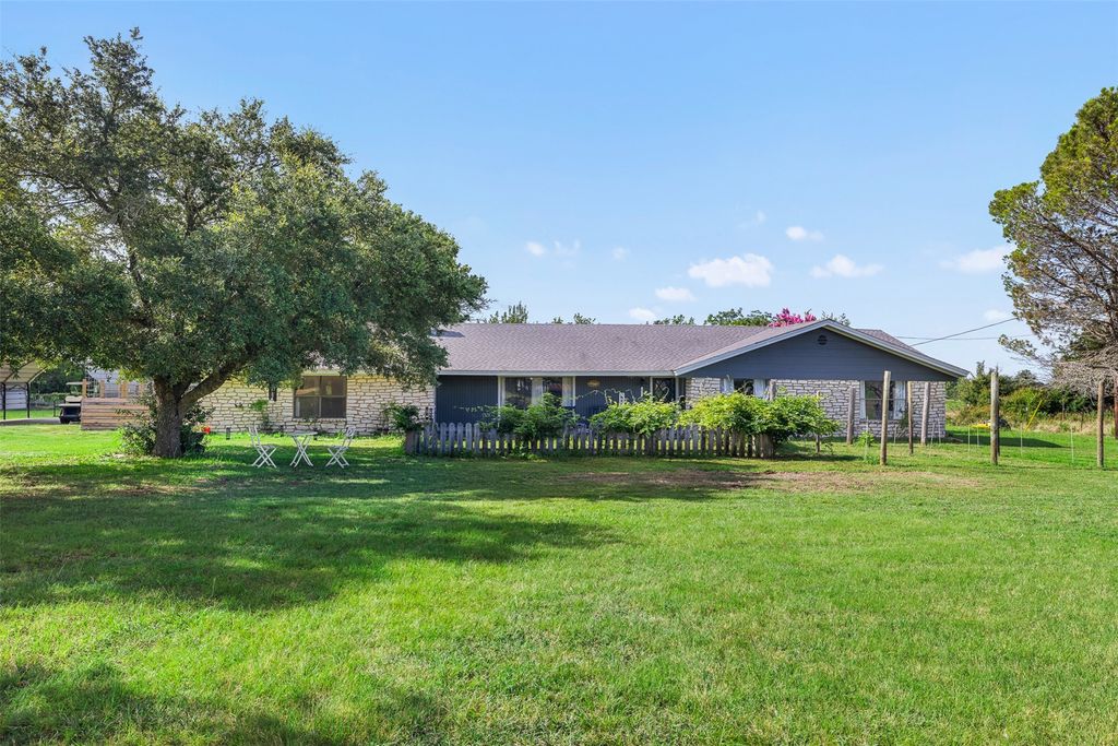 1015 Fm 112 Road, Lexington