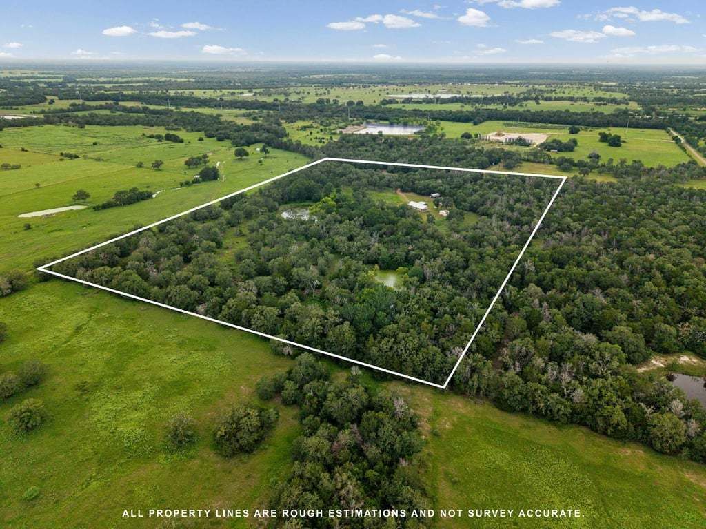 608 Whistleville Road, Flatonia