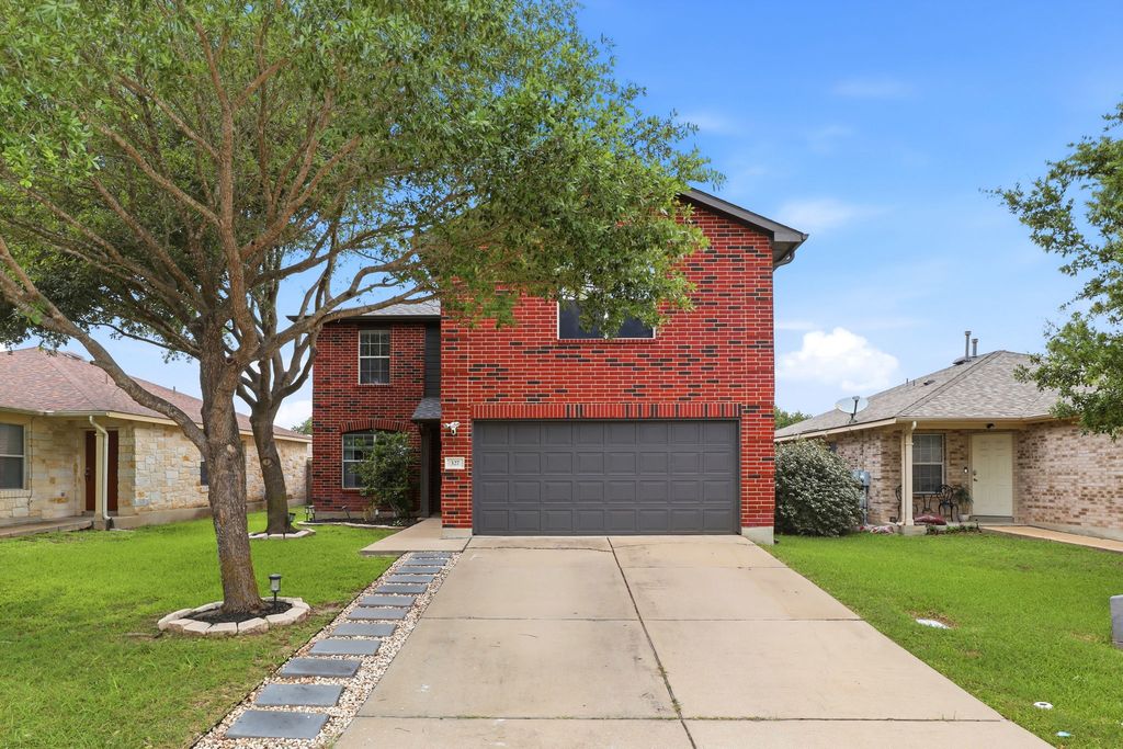 327 Outfitter Drive, Bastrop