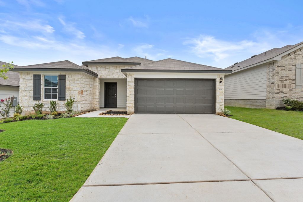 323 Boatman Cove, Seguin