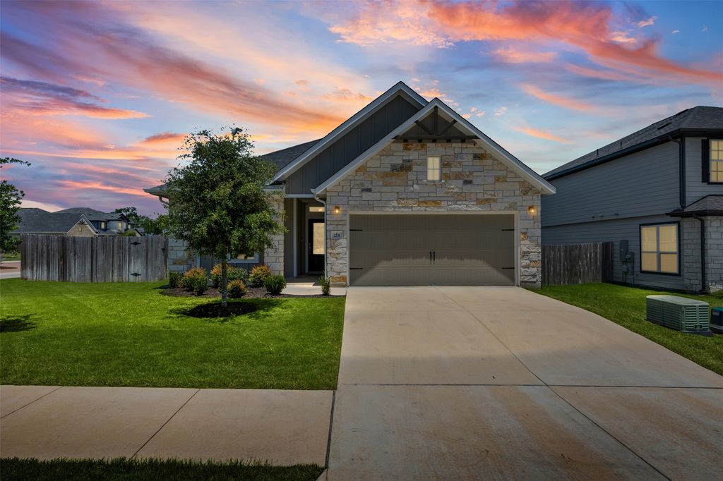 215 Cabiness Drive, Salado