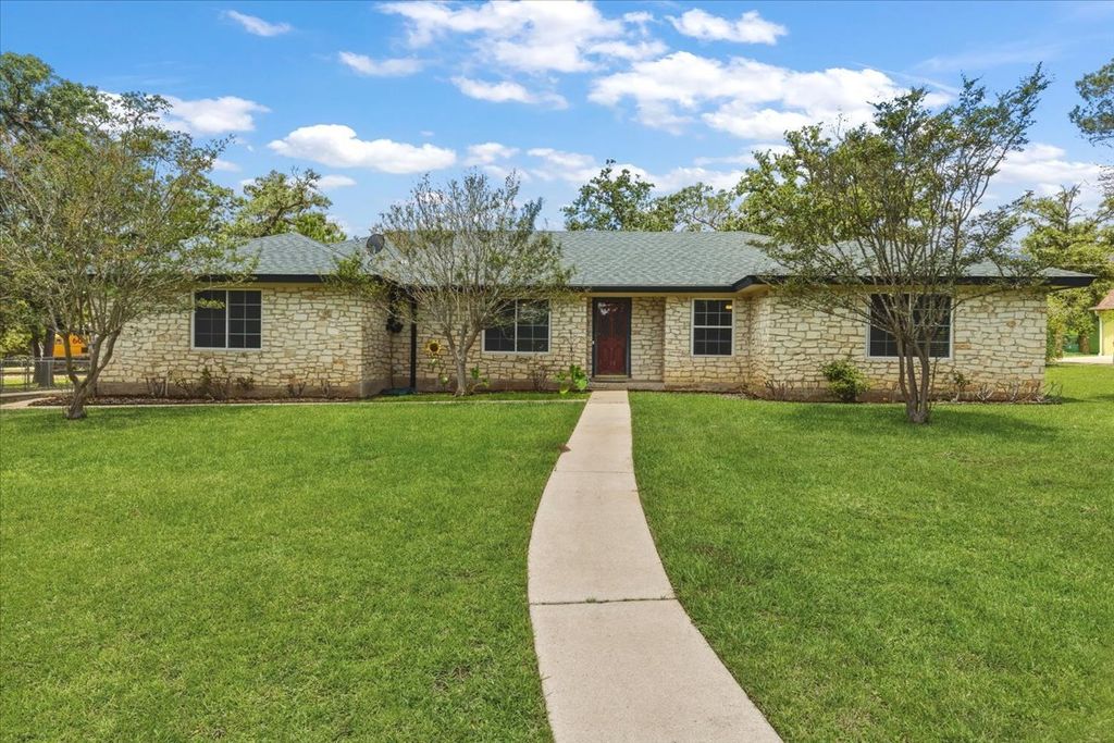 250 Hickory Drive, Elgin