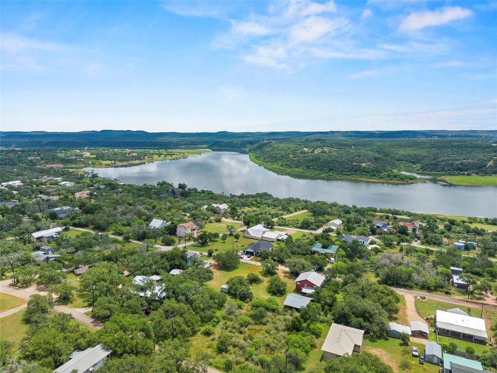 503 Chantilly Lane, Spicewood