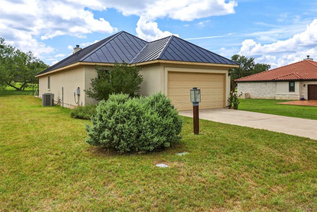 340 Sun Ray, Horseshoe Bay