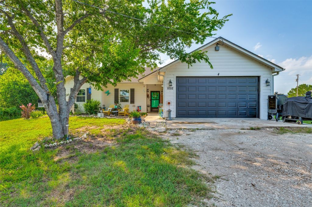 1052 Meandering Way, China Spring