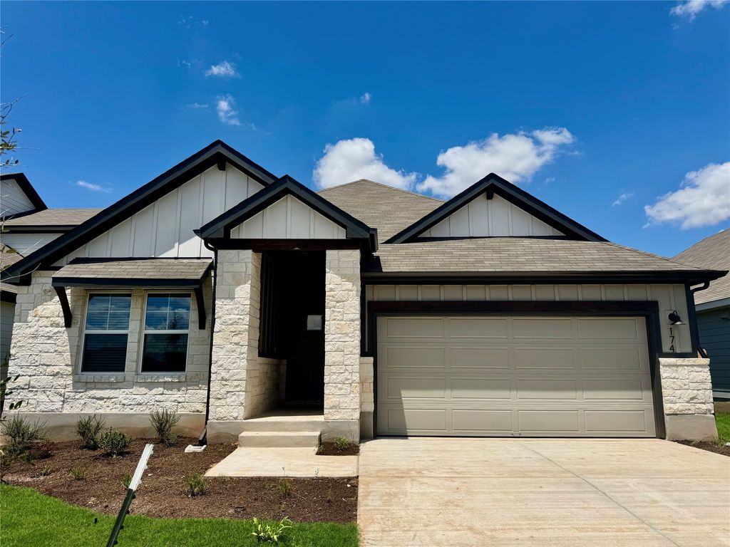 174 Coopers Hawk Crest, Cedar Creek
