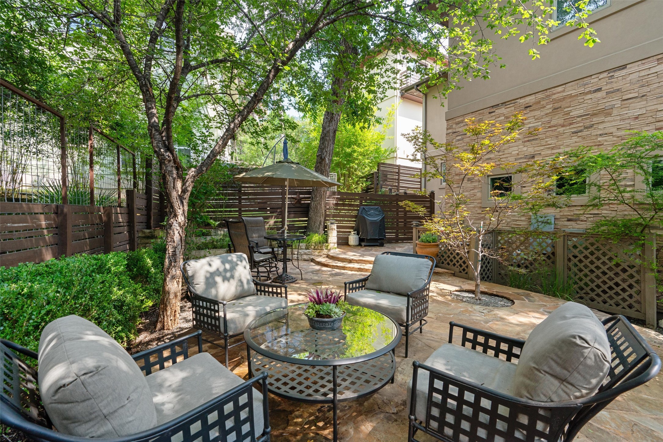 Photo of Listing #1804573