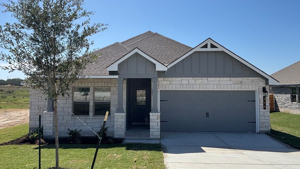 429 Creekfall Road, Burnet