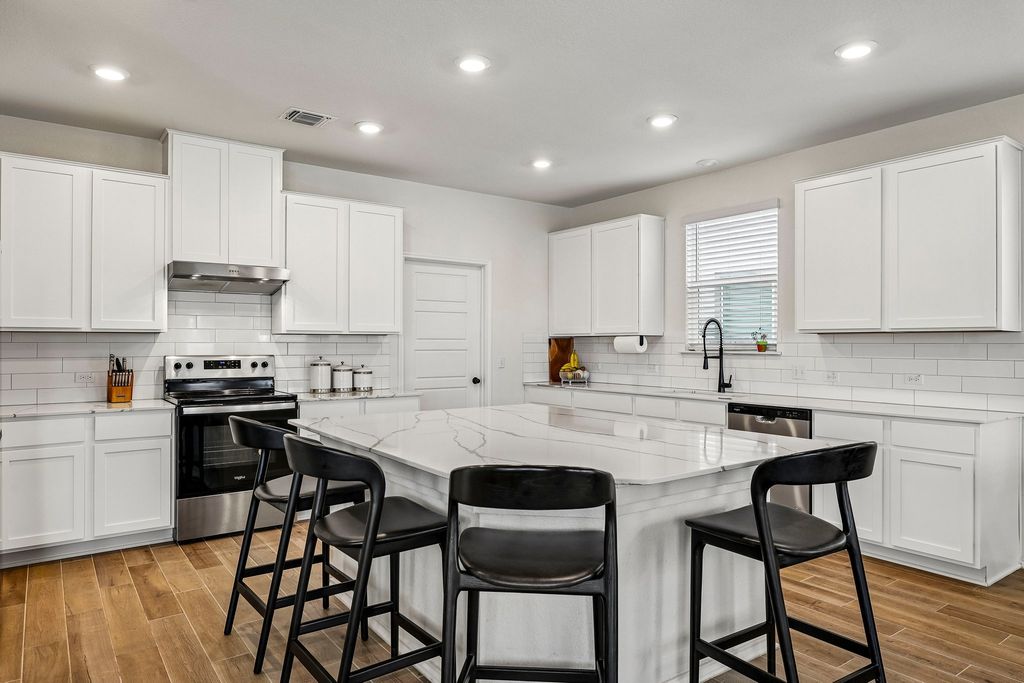 12720 Oxford Vineyard Lane, Manor