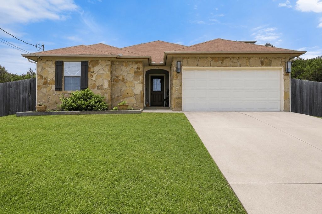 714 Newport Drive, Spicewood