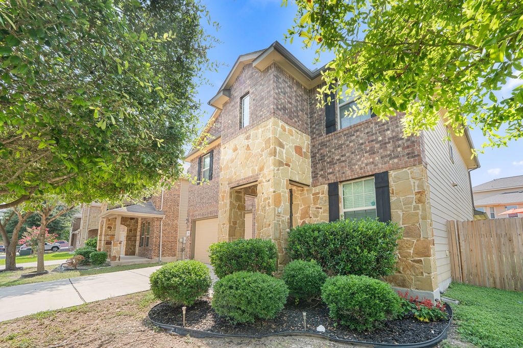 220 Golden Vista Street, Cibolo