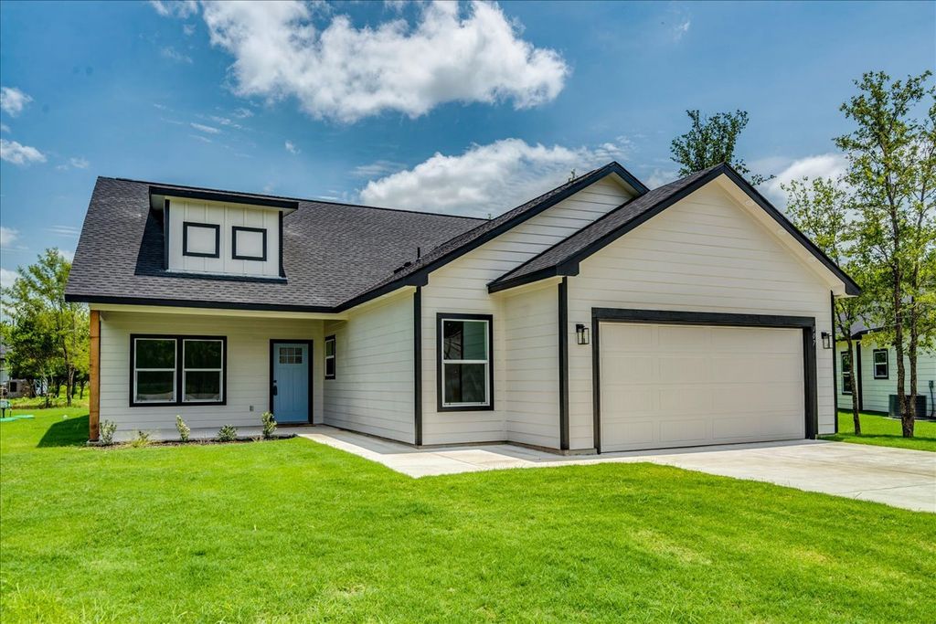 107 Keahi Court, Bastrop