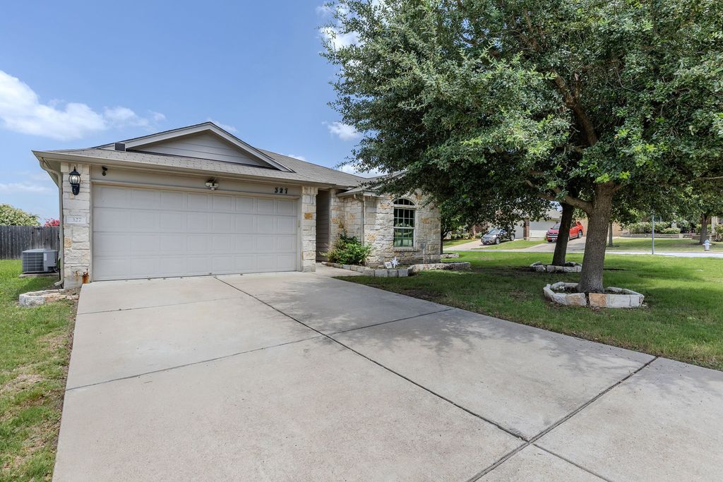 327 Comal Run, Hutto