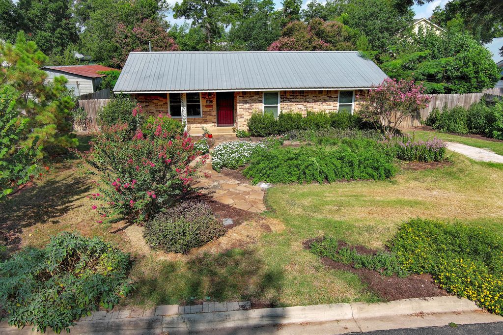 1108 Haysel Street, Bastrop