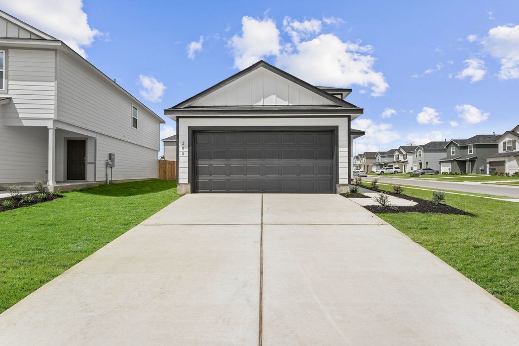 200 Varner Way, Maxwell