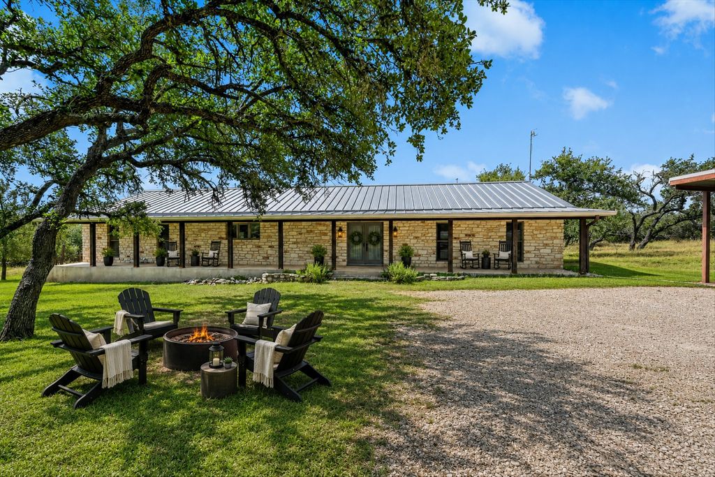 104 Sendero Arbolado, Wimberley