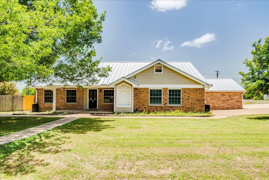 301 Verbena Drive, Kyle