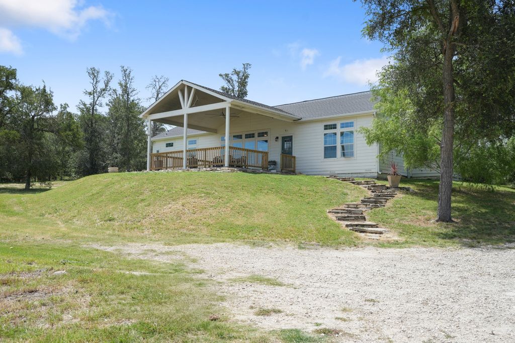 15701 Forest Glen Cove, Del Valle