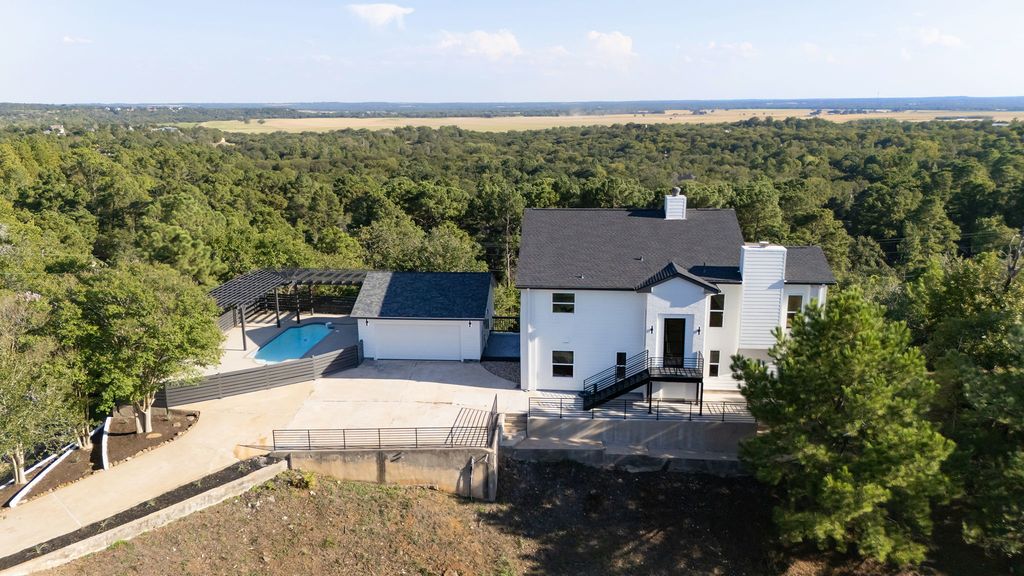 108 Koolua Drive, Bastrop