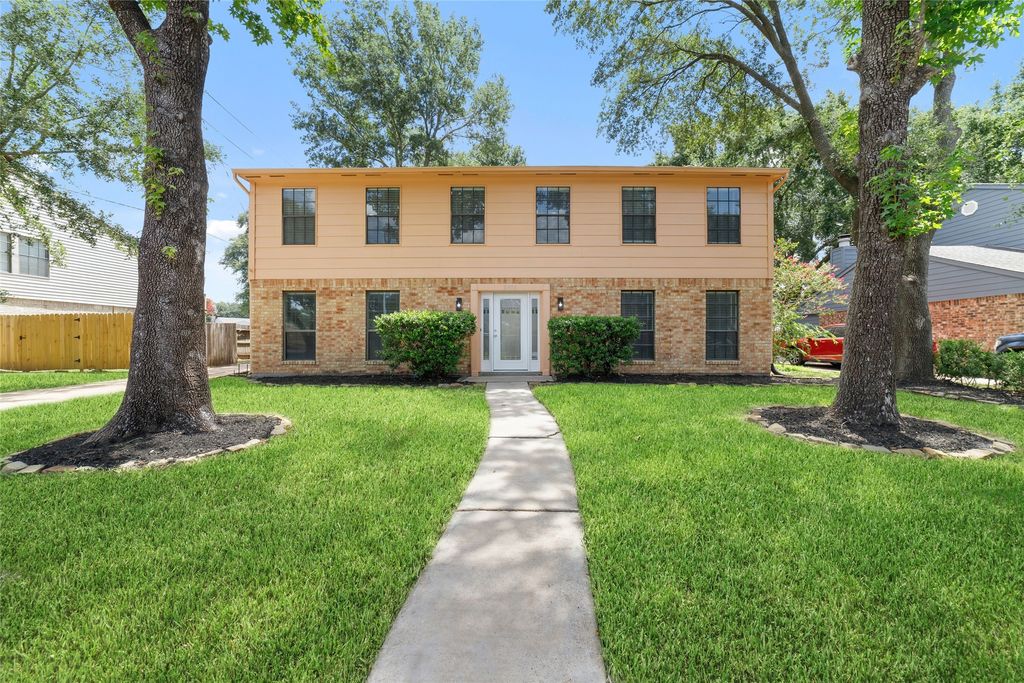 8406 Pine Falls Drive, Houston