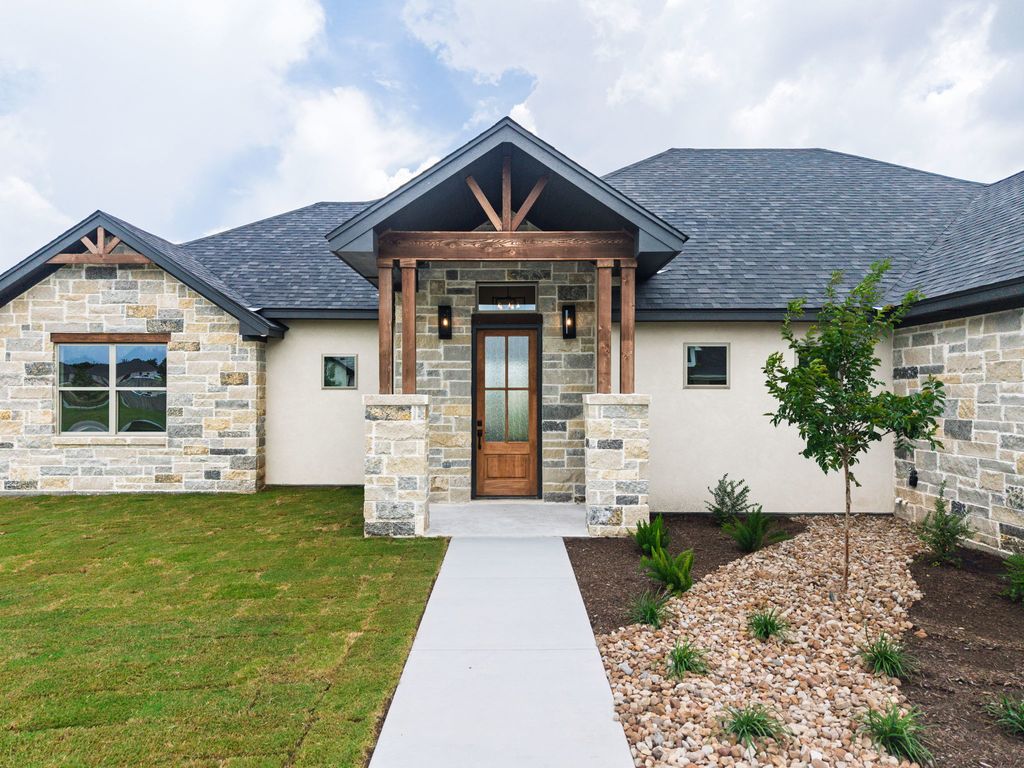11043 Eagle Walk Boulevard, Salado