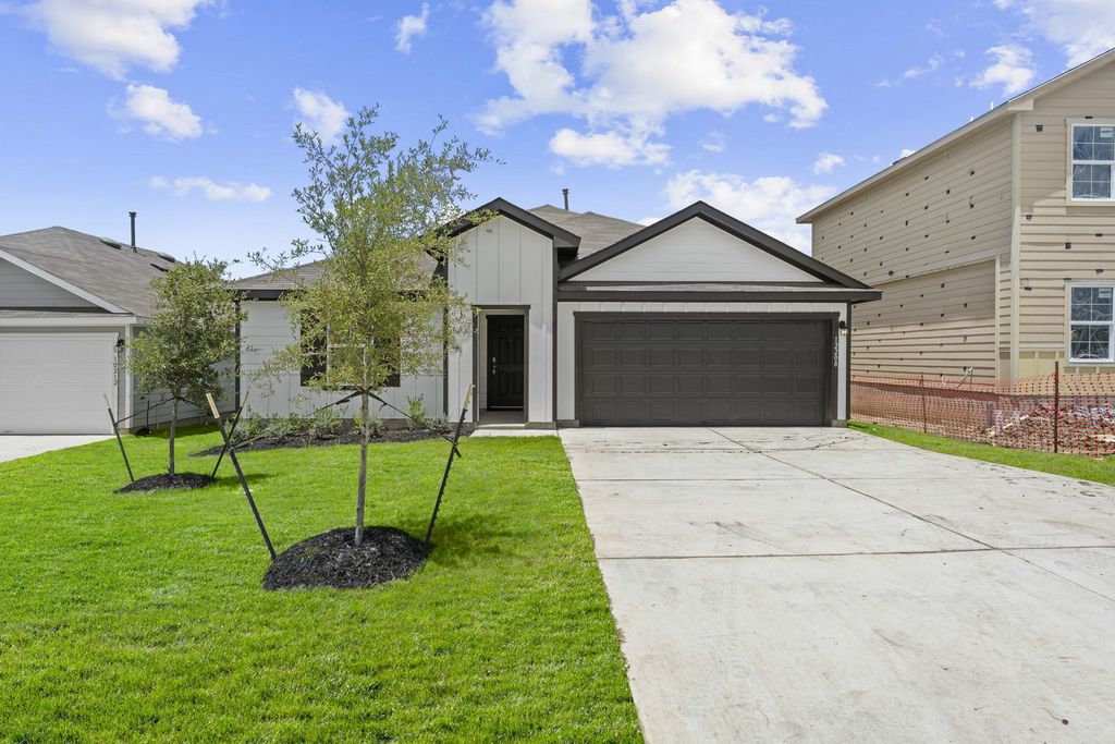 12208 Silverton Tree Bend, Mustang Ridge