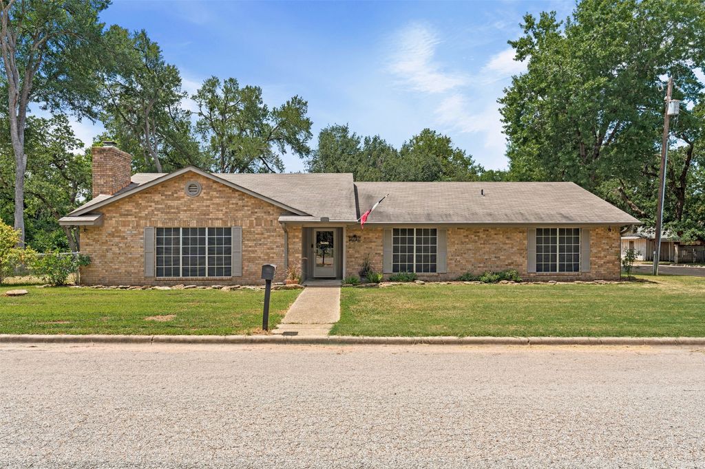 1101 E 19th Street, Cameron