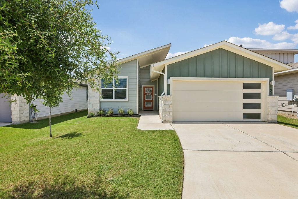 109 Filifera Court, Leander