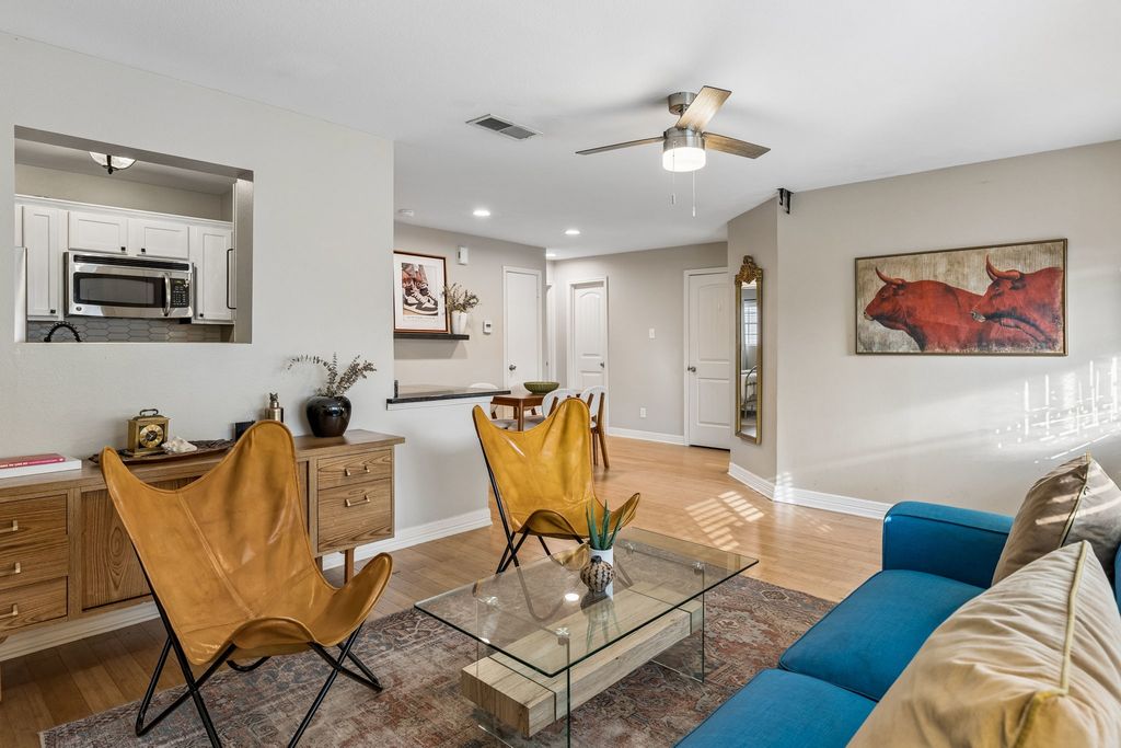 1307 Norwalk Lane 203, Austin