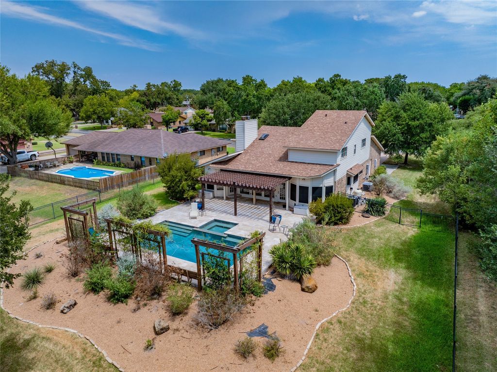 640 S College Street, La Grange