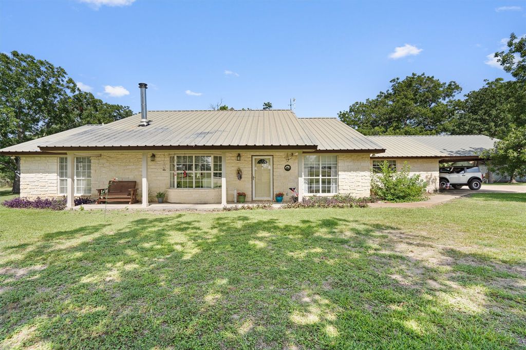 1172 County Road 418, Thorndale