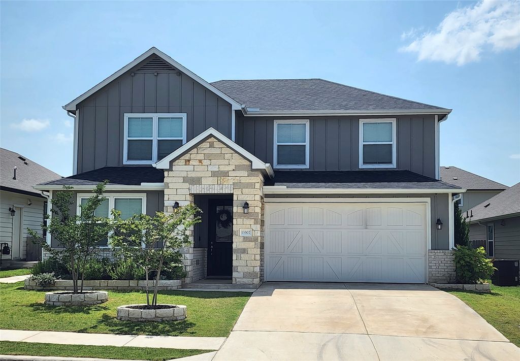 13302 Henrietta Plaza, Manor