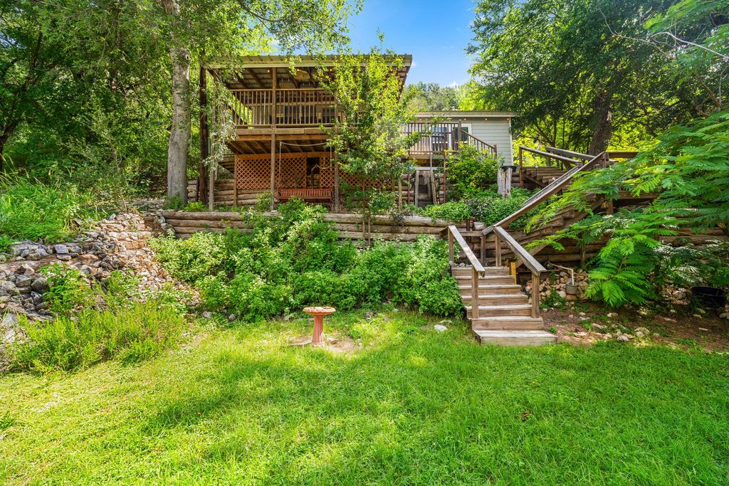 770 N River Road, Lampasas