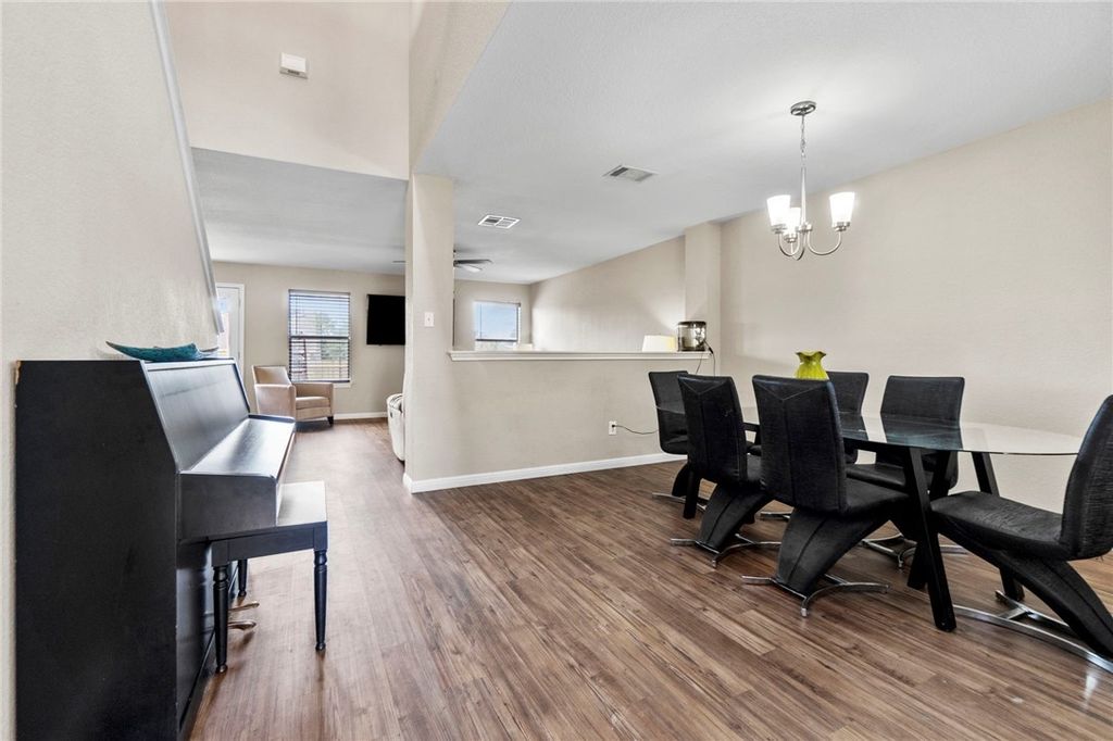 18425 Crestwind Lane, Elgin