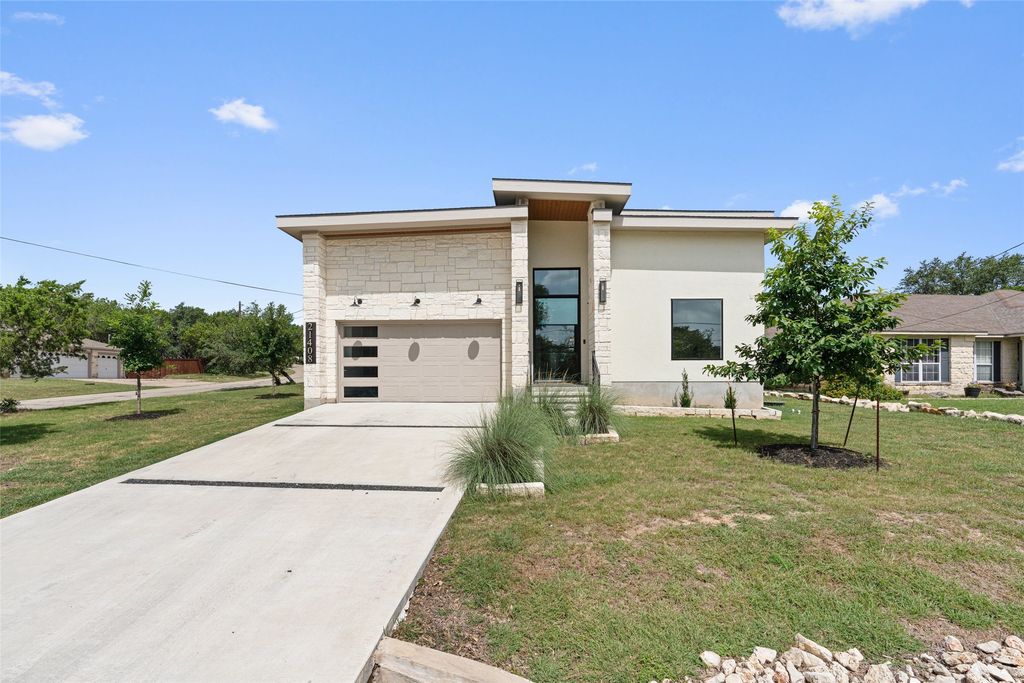 21408 Lakefront Drive, Lago Vista