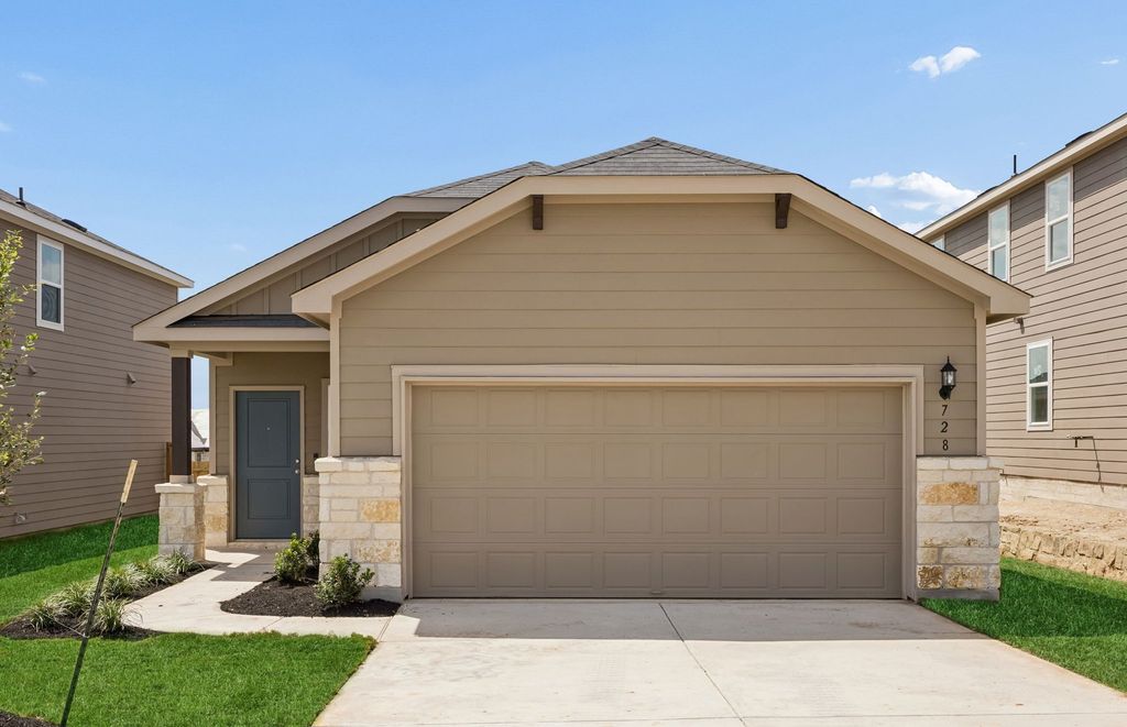 728 Rubber Tree Way, Buda