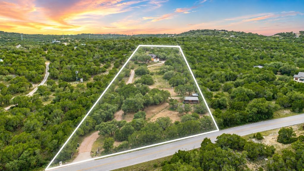 1906 Bee Creek Road, Spicewood