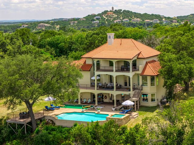 Residential Real Estate for Sale located in the neighborhood of Trails End Resub 02, on Lake Travis in the city of Leander, TX
